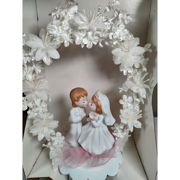 Vintage Martha’s Porcelain Bride & Groom Flower Arch Wedding Cake Topper… - Picture 7 of 10